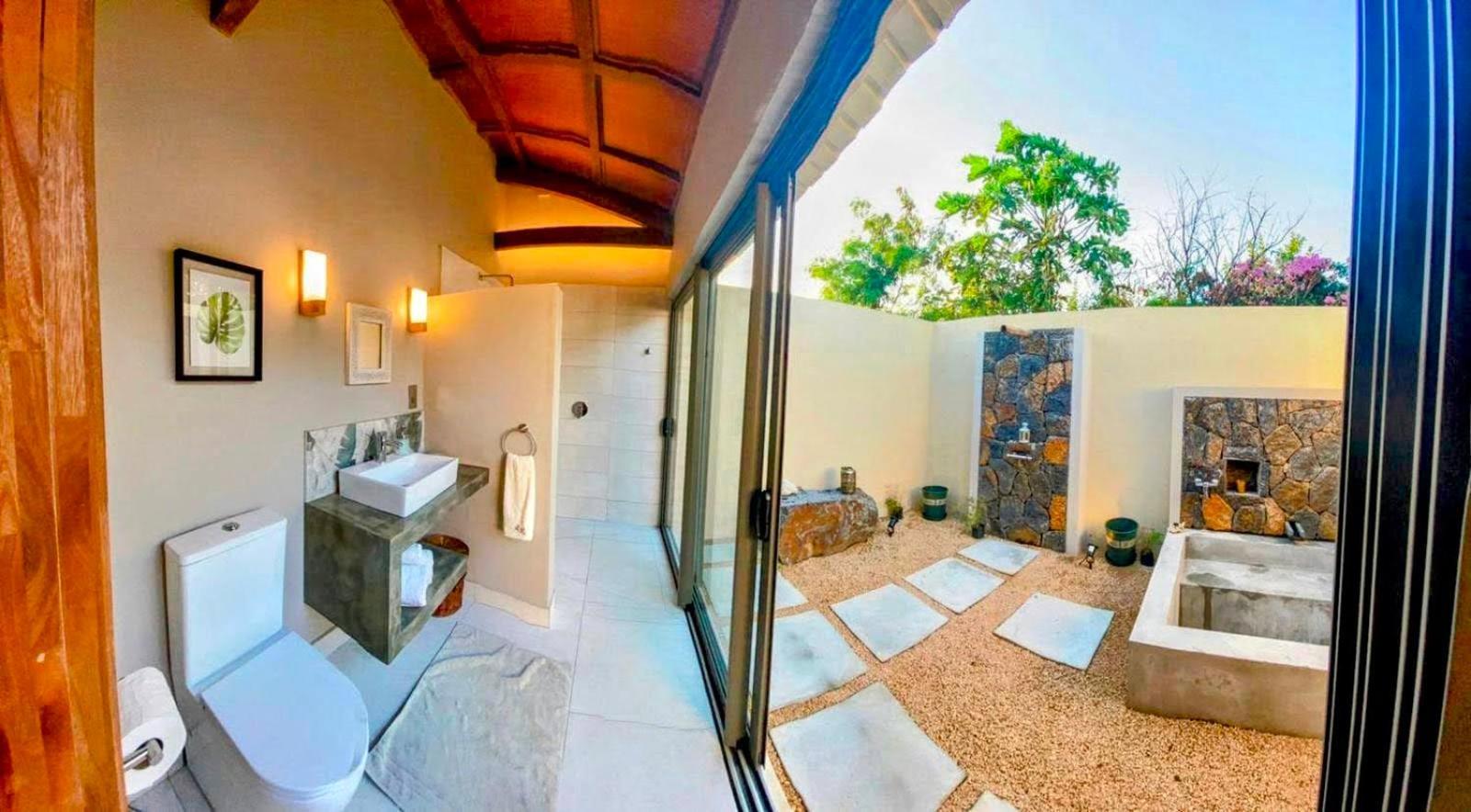 Lakaz Kannell - Vanilla Lodge, Secluded Outside Bath & Shower Infinity Pool Cap Malheureux Exterior photo
